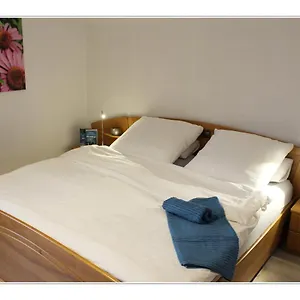 Apartment Ferienwohnung Am Schlehbach